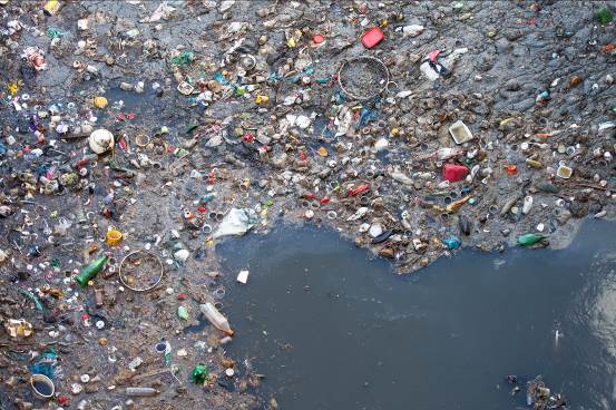 海洋威脅又加一  
科學家發現新型態塑膠污染物：焦油塑膠