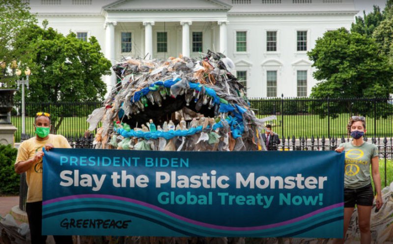 減塑的關鍵方案：
採用「重複使用」模式，推動《全球塑膠公約》