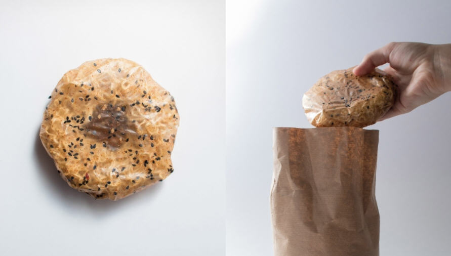 包裝就是醬汁、調味料！
英國設計系學生的可溶解性泡麵包裝設計：零塑膠垃圾又能快速上桌