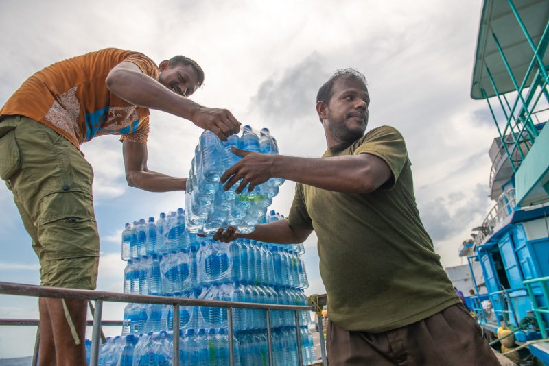 瓶裝水大賣為何是個問題？ 
聯合國智庫：威脅「人人有乾淨水喝」SDG目標