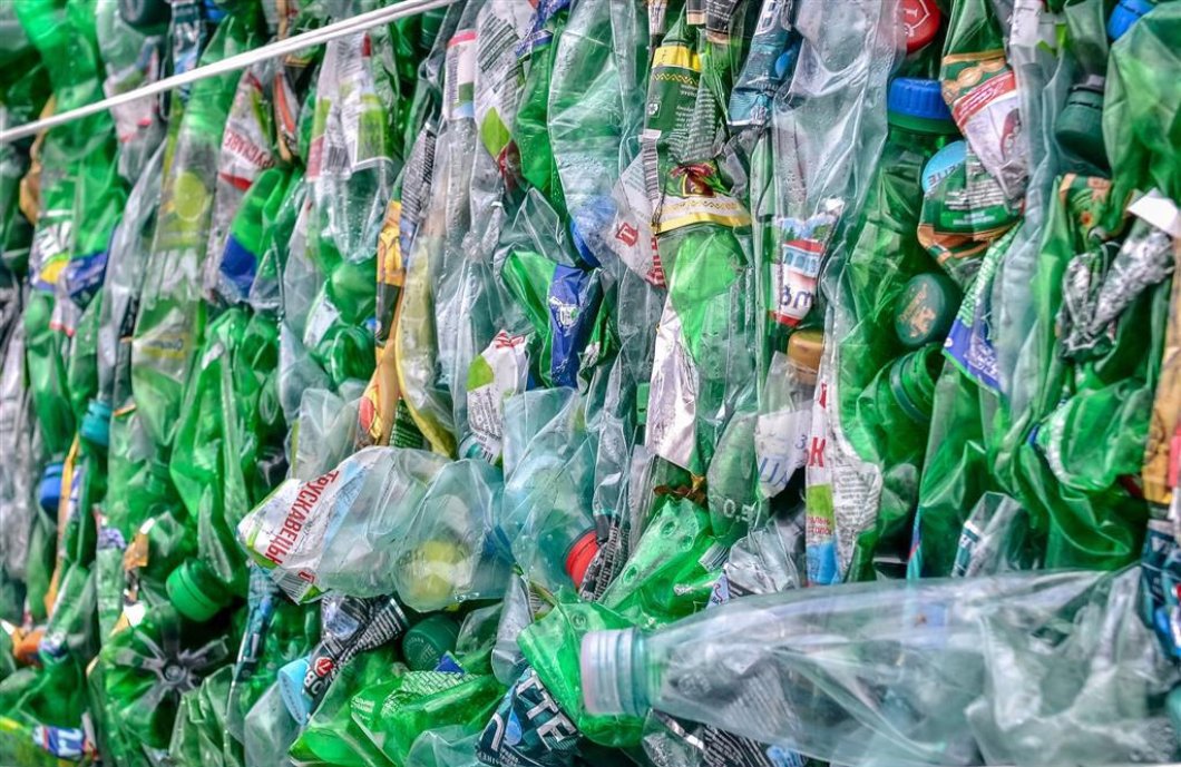 塑膠污染有解方了？科學家發現「酶」能在10小時內分解90%的PET！