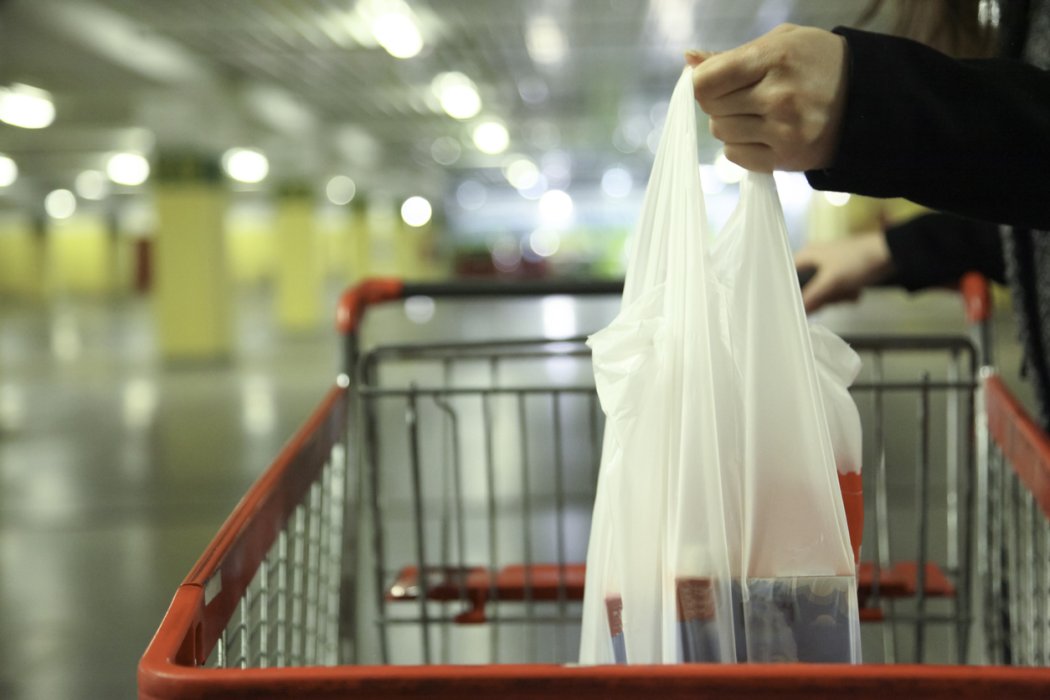 5.法國：全面禁用塑膠袋